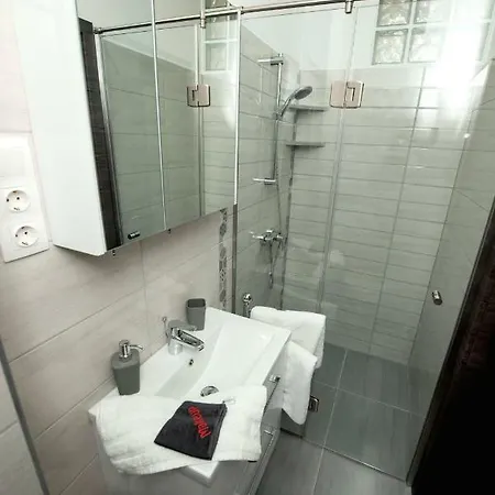 Lakefive Apartment